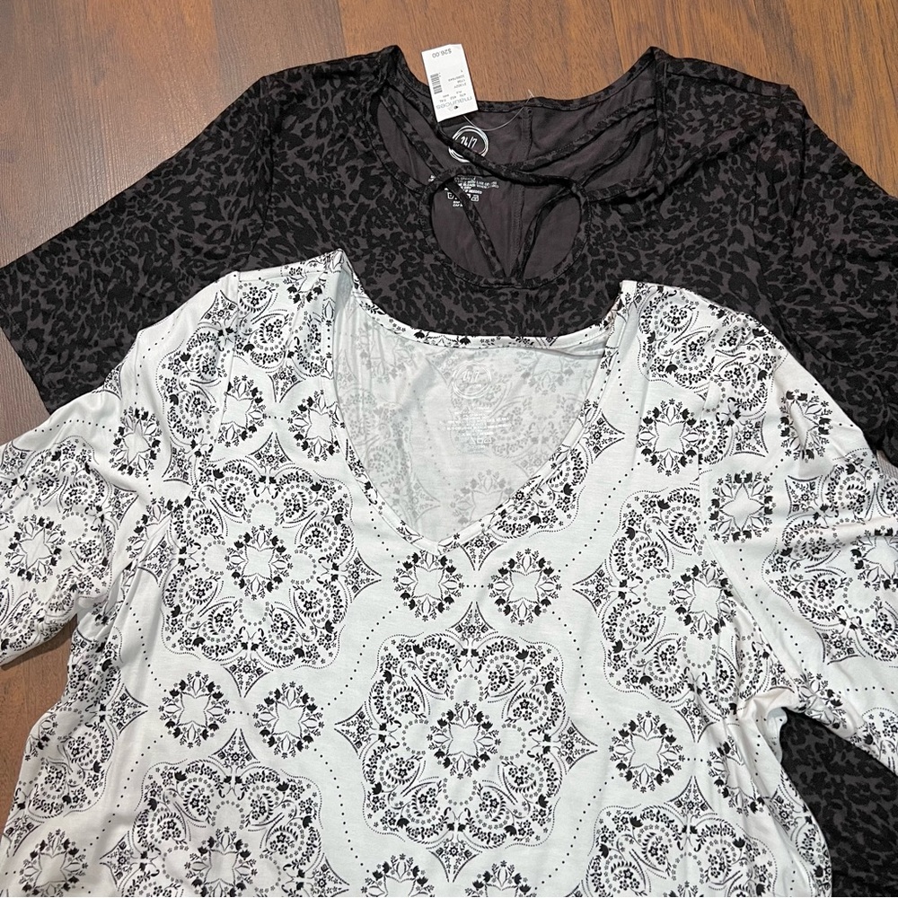 Maurice’s short sleeve top bundle size 1